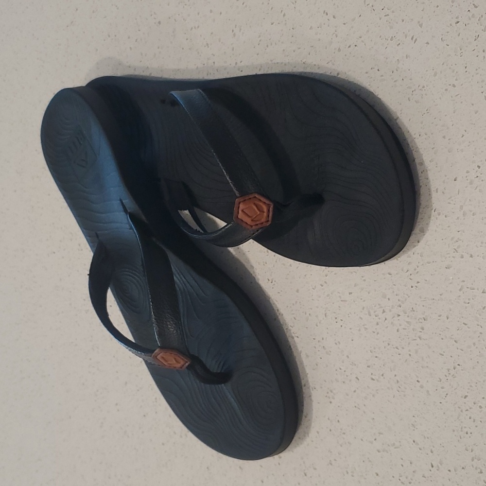 REEF Zen flip flops